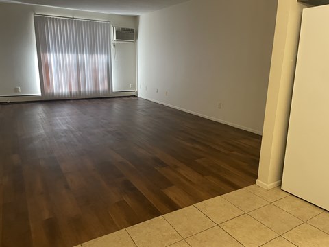 Floor plan for 2 beds, 1 bath, 950 sqft